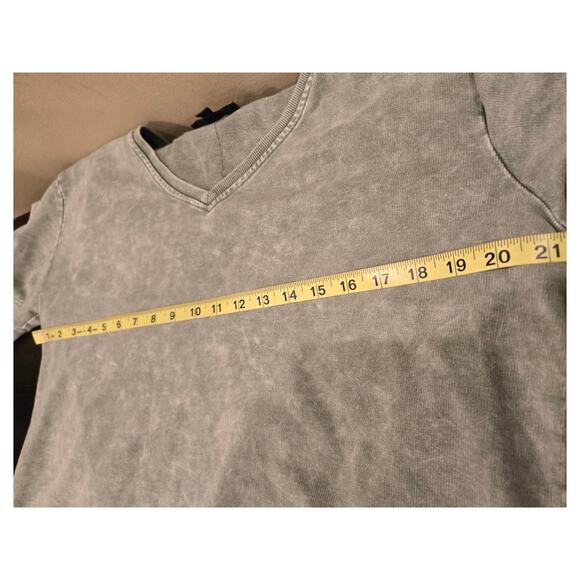 Jane and Delancey Relaxed Washed Green V-Neck Short Sleeve Women's Large - Picture 7 of 9